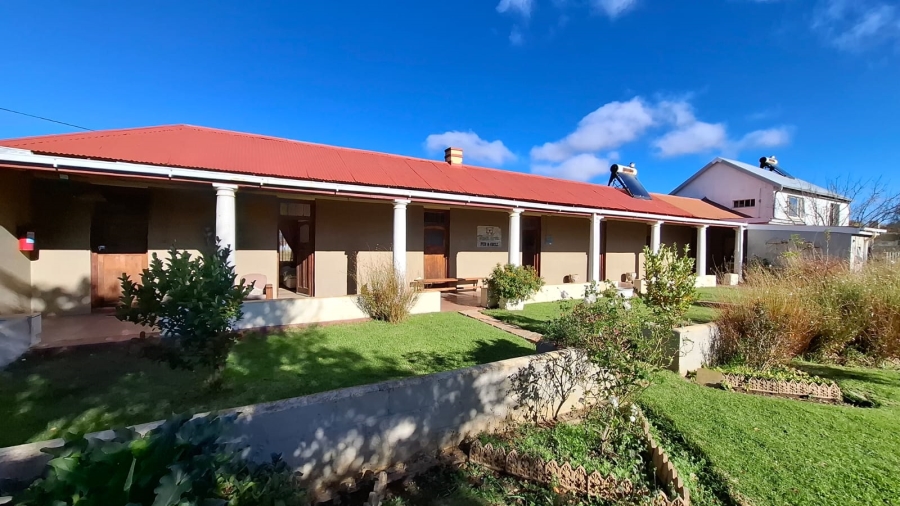 8 Bedroom Property for Sale in Memel Free State
